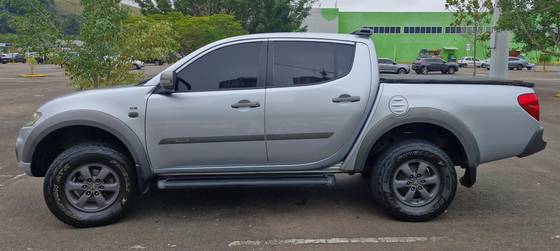 MITSUBISHI L200 OUTDOOR 3.2 4X4 CD 16V TURBO INTERCOOLER DIESEL 4P AUTOMÁTICO